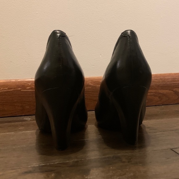 EARTHIES Basic Black Comfort Heels, Sz 9 - Picture 4 of 6